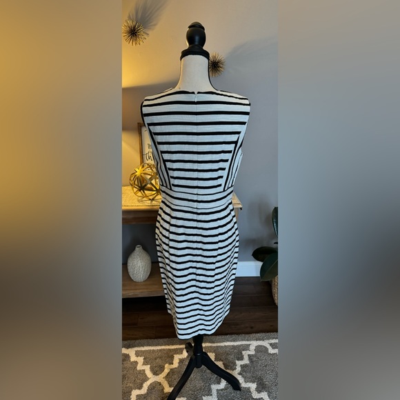 Ann Taylor - women’s dress 8 - Picture 4 of 7